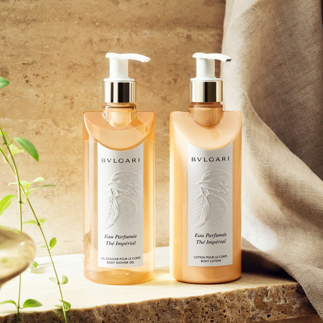 image of Eau Parfumée Thé Vert and Eau Parfumée Thé Blanc scented Body Shower Gel and Body Lotion 