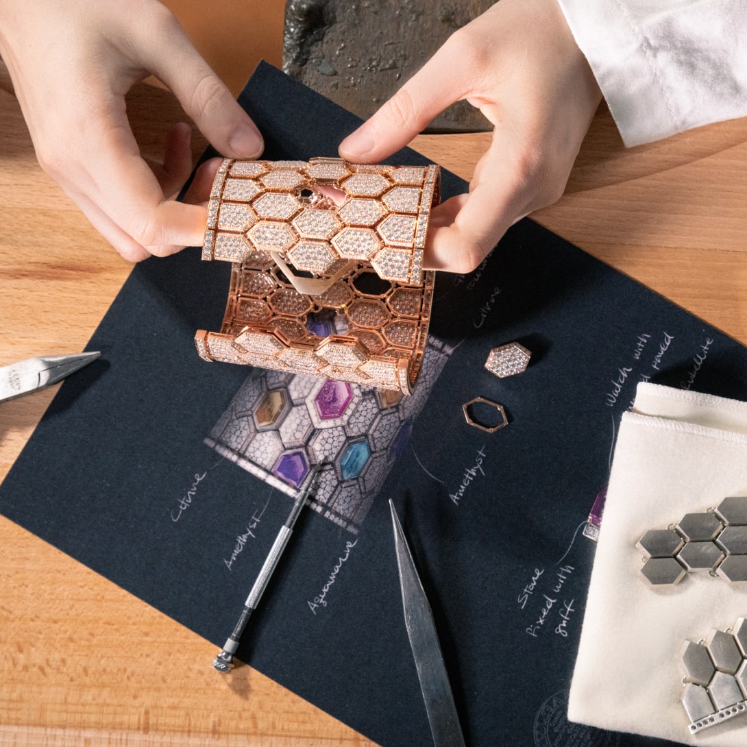 Serpenti Misteriosi Cleopatra watch. Craftsmanship picture.