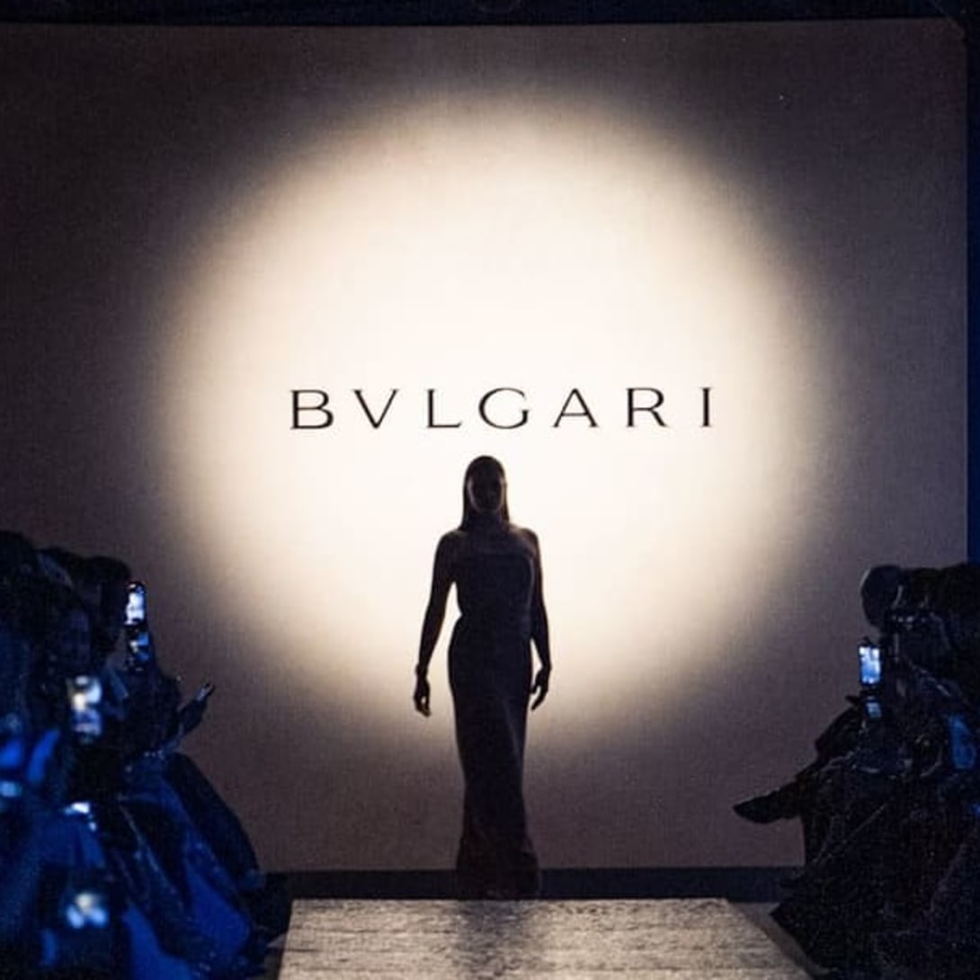 Una modella sfila durante un Bvlgari Brand Event