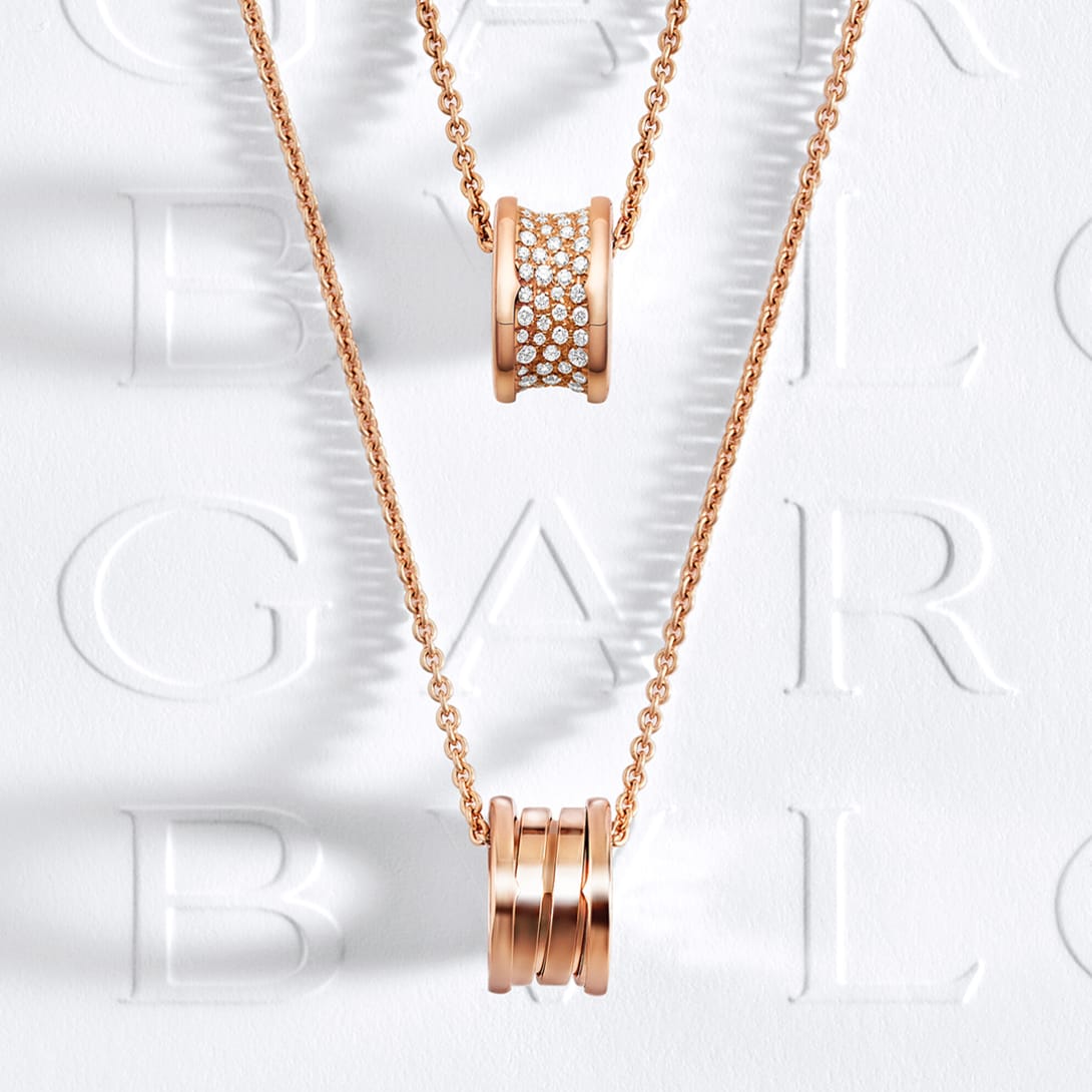 Picture representing bzero1 gold necklaces.