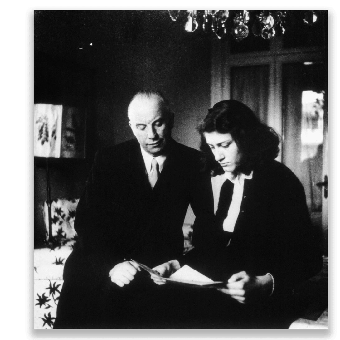 Image from the year 1940 of the Bulgari history.