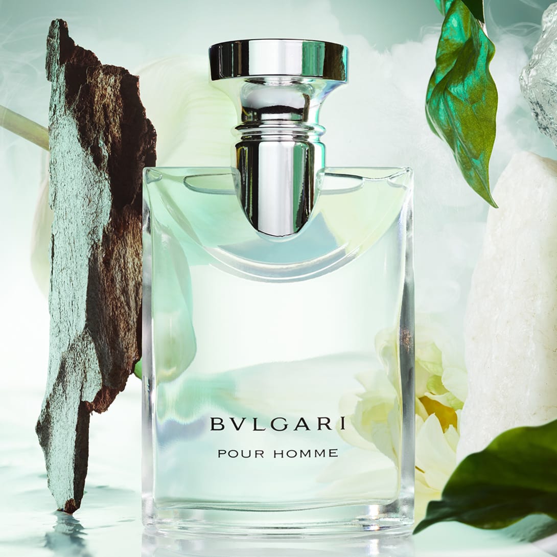 Creative shot of Bulgari Pour Homme Eau de Toilette with its main olfactive ingredients.
