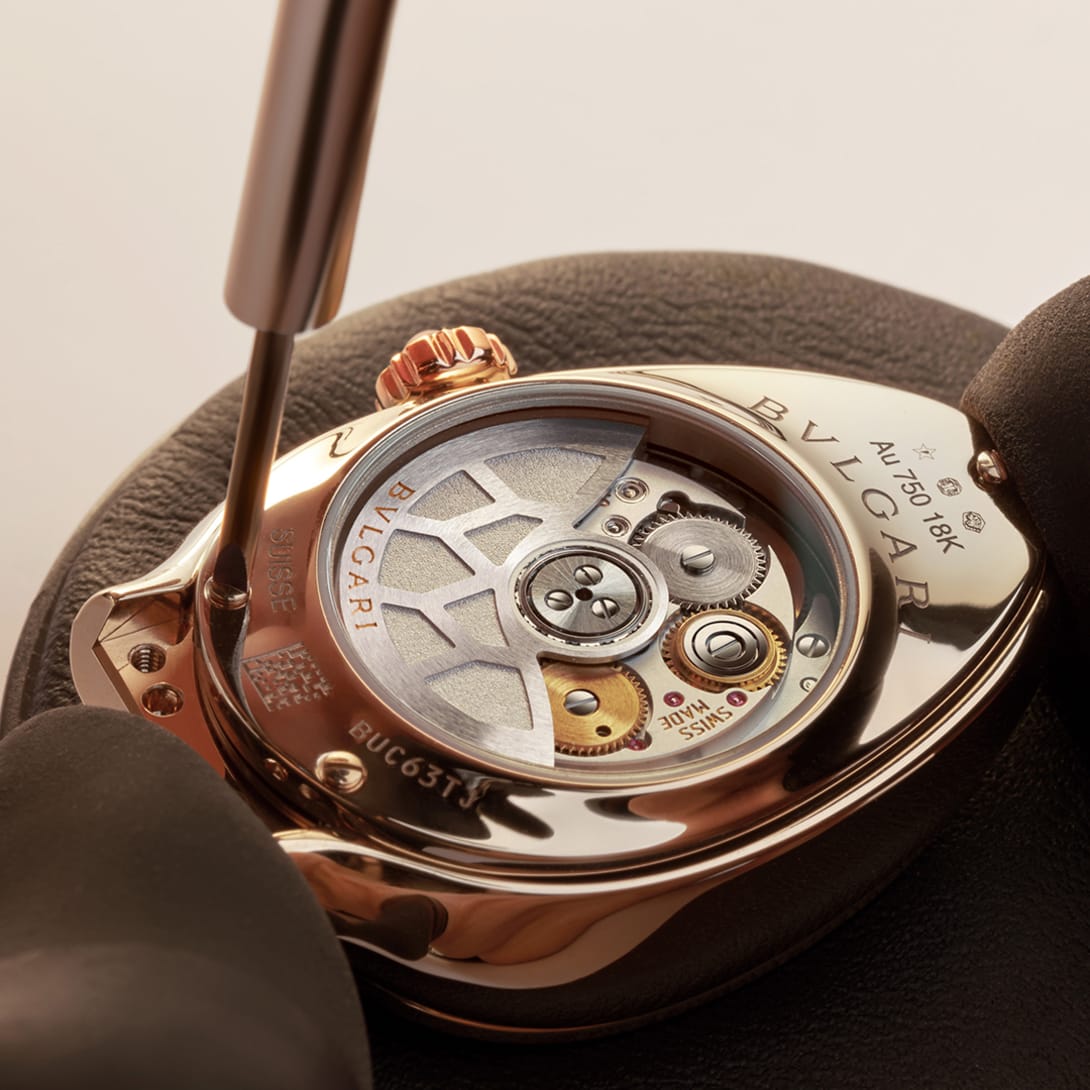 A new automatic movement of Serpenti watches.