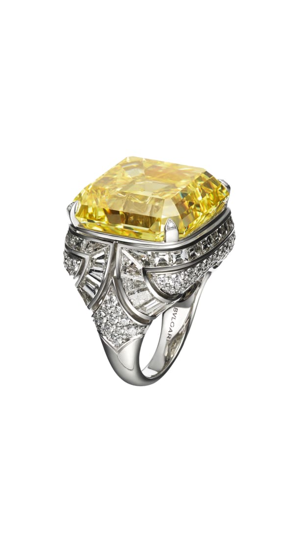 Essence of Yellow Ring with diamond, Polychroma High Jewellery Collection.
