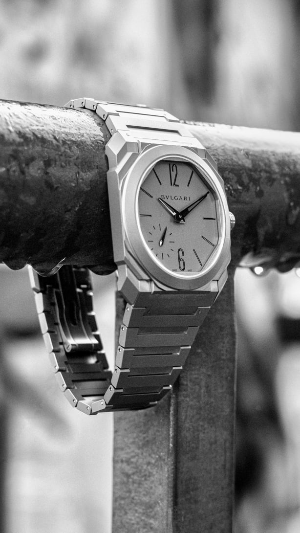 Octo Finissimo 37 ultra-thin automatic watch, creative shot from the side.