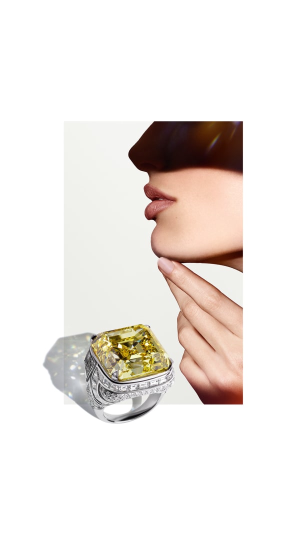 Essence of Yellow ring with yellow diamond, Polychroma High Jewellery collection.