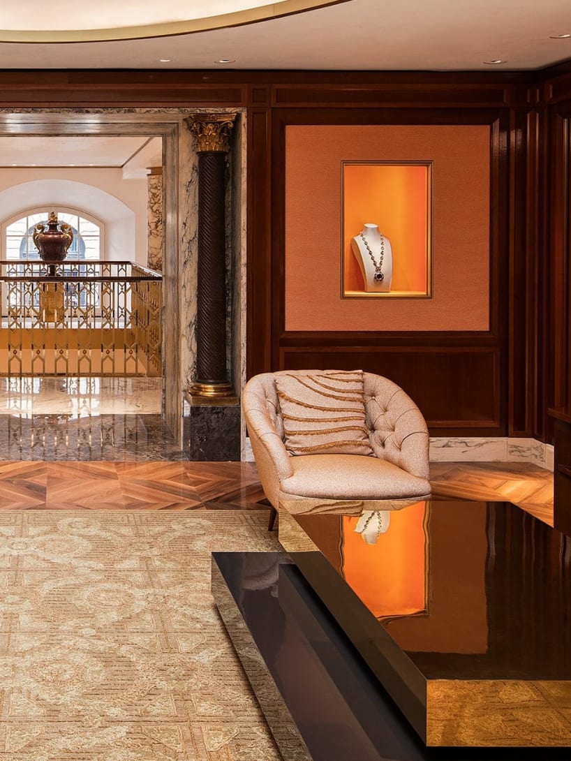 Picture representing Paris flagship store.