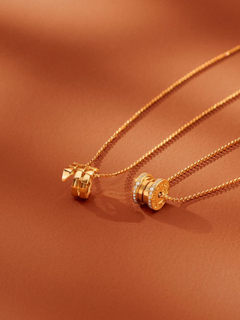 Picture representing Bvlgari necklaces, crative shot by Dwali campaign.