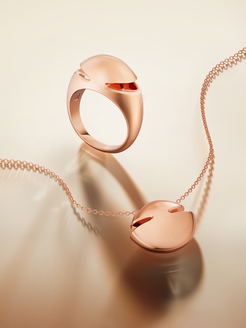 Bvlgari Cabochon ring and necklace in rose gold.