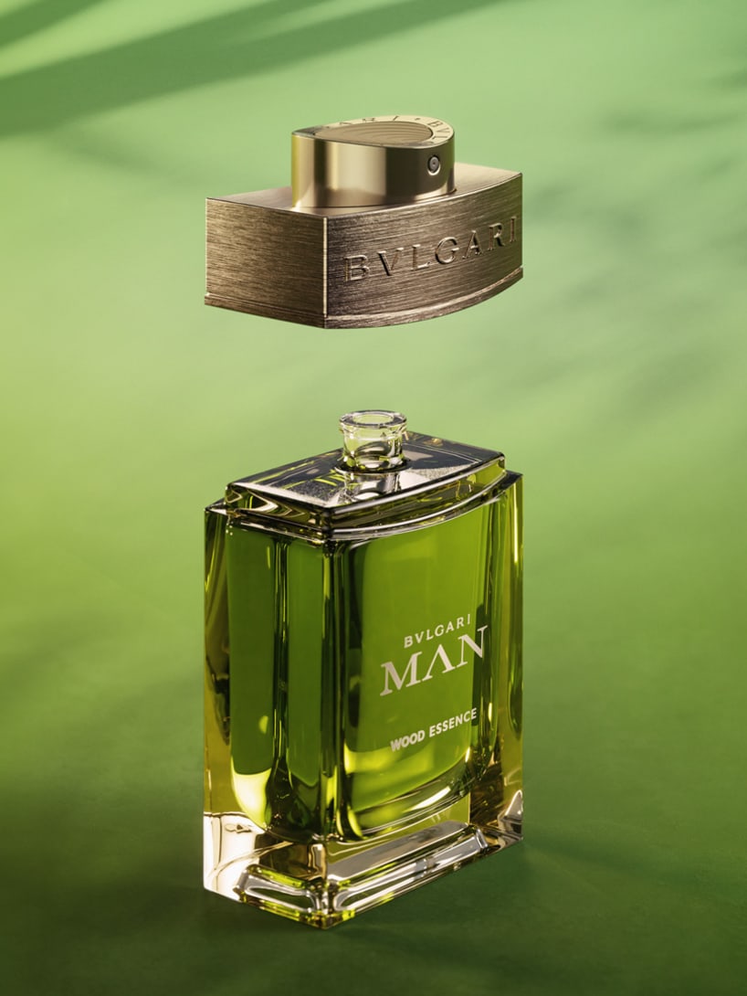 Creative shot of the Bvlgari Man Wood Essence.