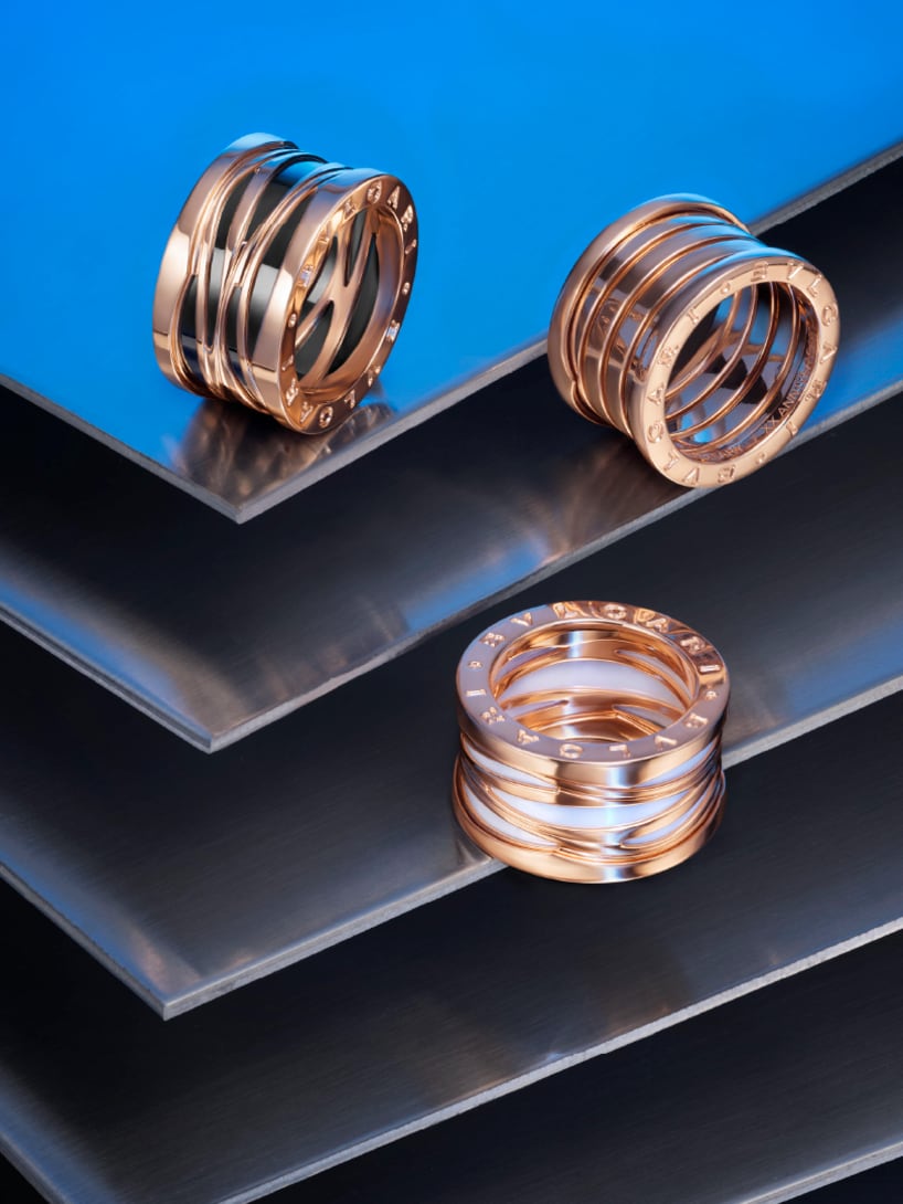 Creative shot of B.zero1 rings in rose gold and black ceramic.