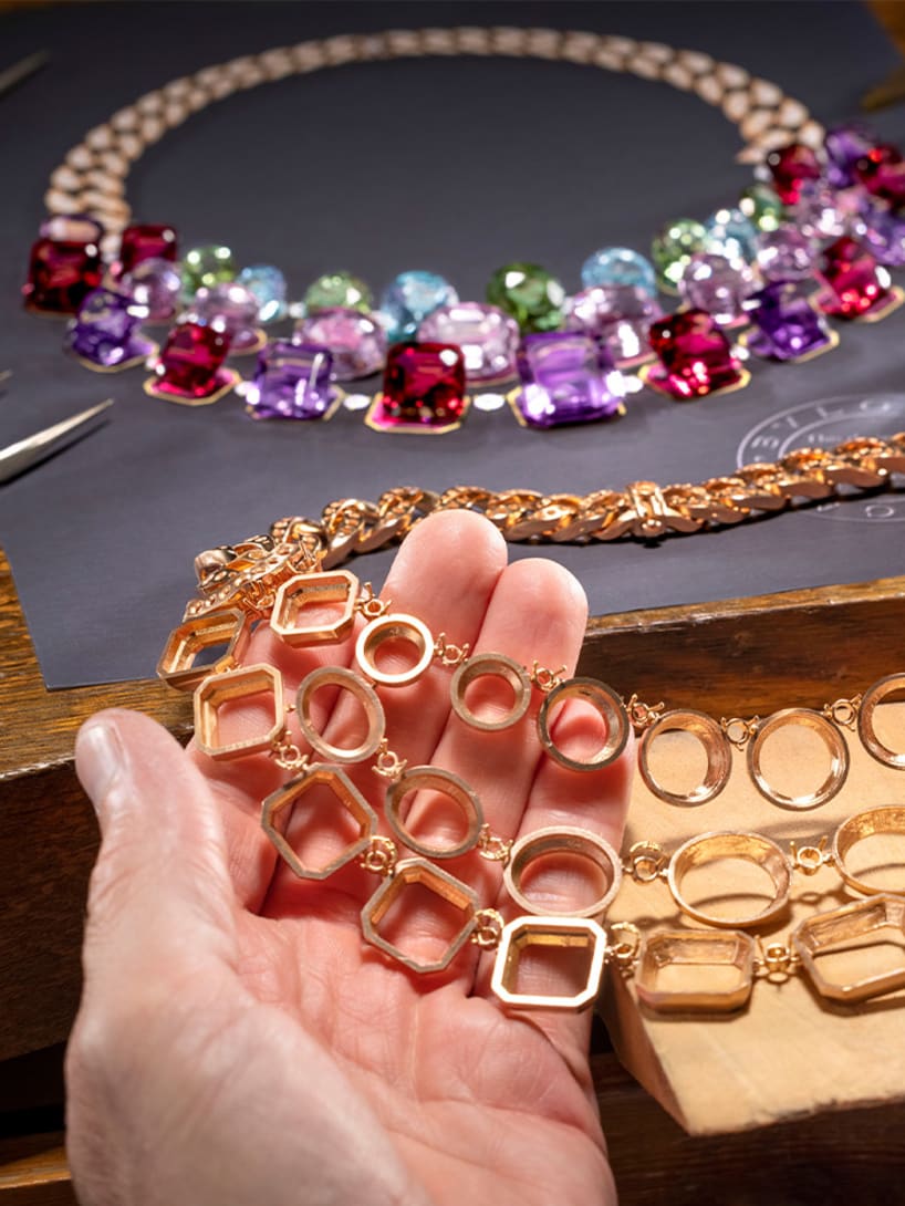 Making of The Earth Song High Jewellery necklace with pink tourmaline, amethyst, kunzite and round-cut diamonds, close-up.