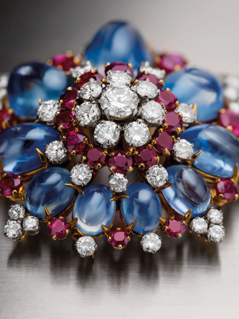 Brooch in gold and platinum with sapphires, rubies and diamonds, ca. 1965. Bvlgari Heritage Collection