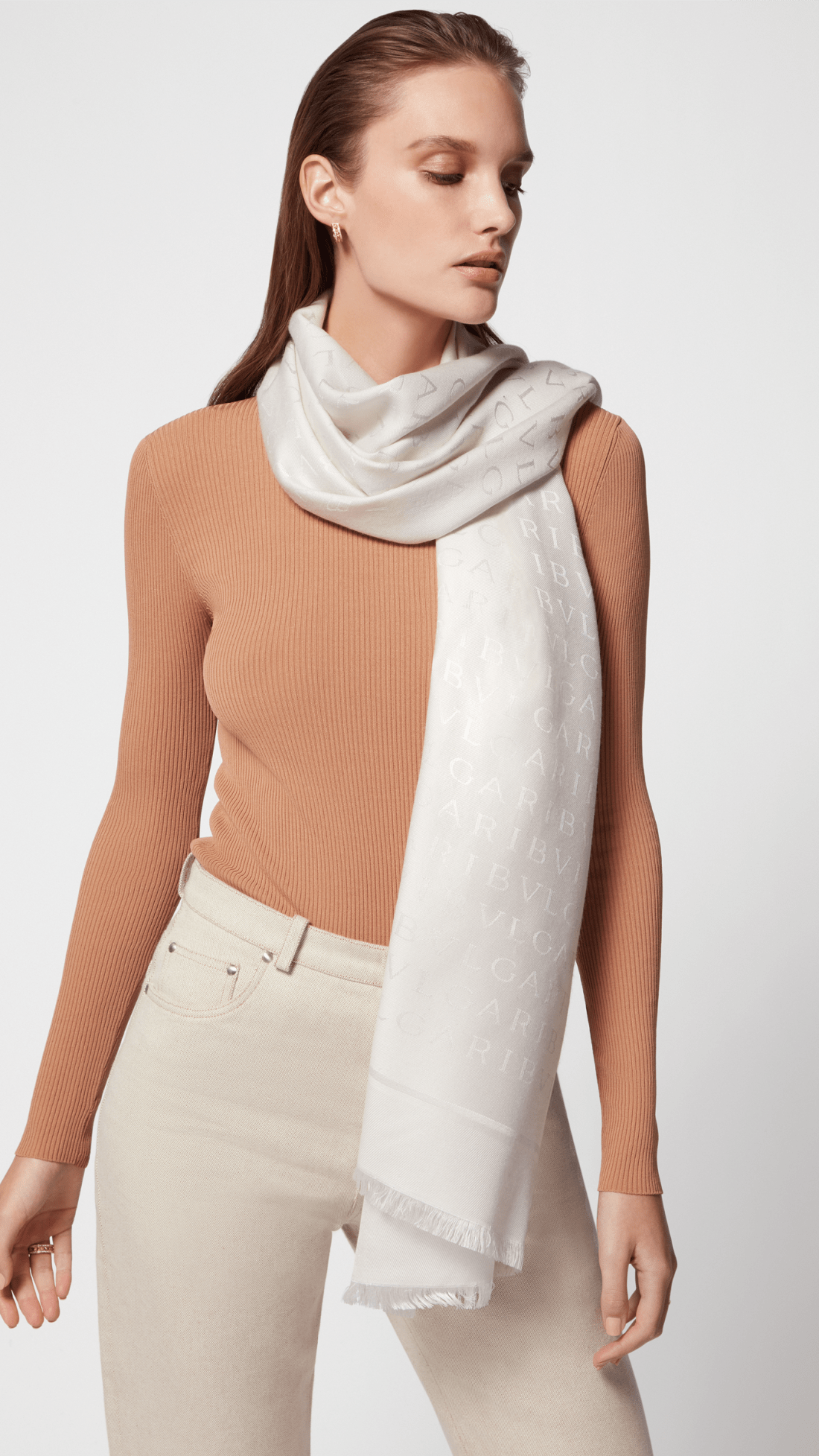 ロゴマニア ストール Multi 241419 | ストール | Bvlgari Official Store 