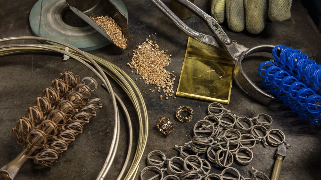 Anello Bvlgari B.Zero1 in fase di manifattura