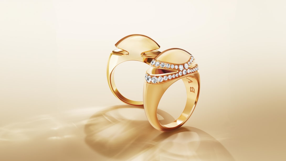 Picture representing Bvlgari Cabochon rings in yellow gold.