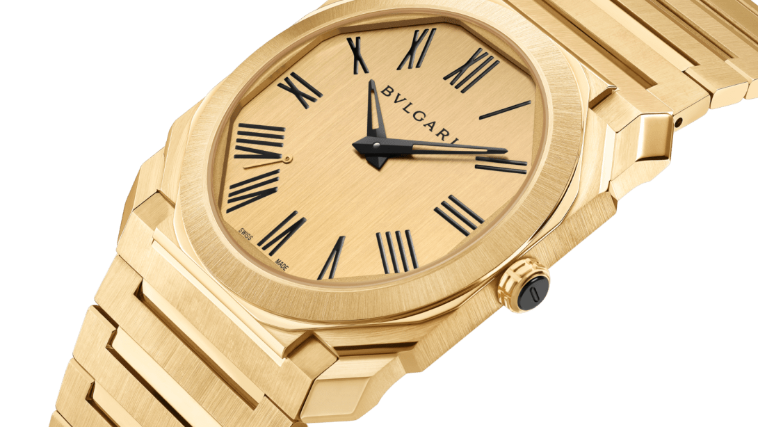 Images of the Octo Finissimo Automatic Diego Rivera Limited Edition watch in yellow gold.