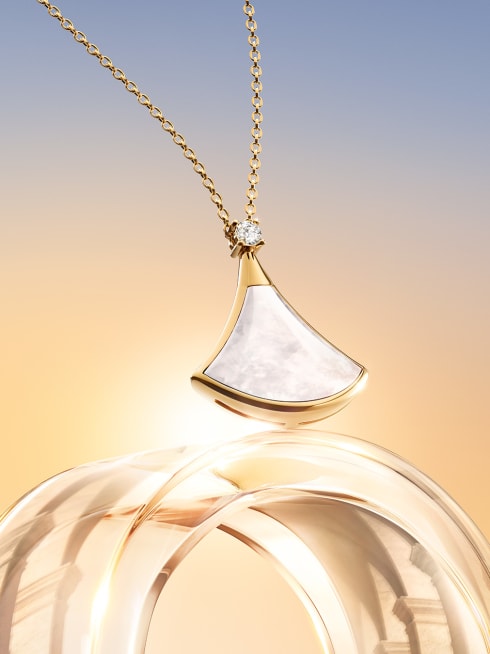 Image 120: Divas' Dream necklace, Magnificent Icons.