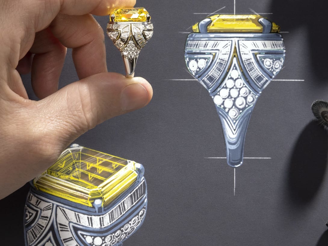 Hand holding Essence of Yellow Ring, Polychroma High Jewellery collection.