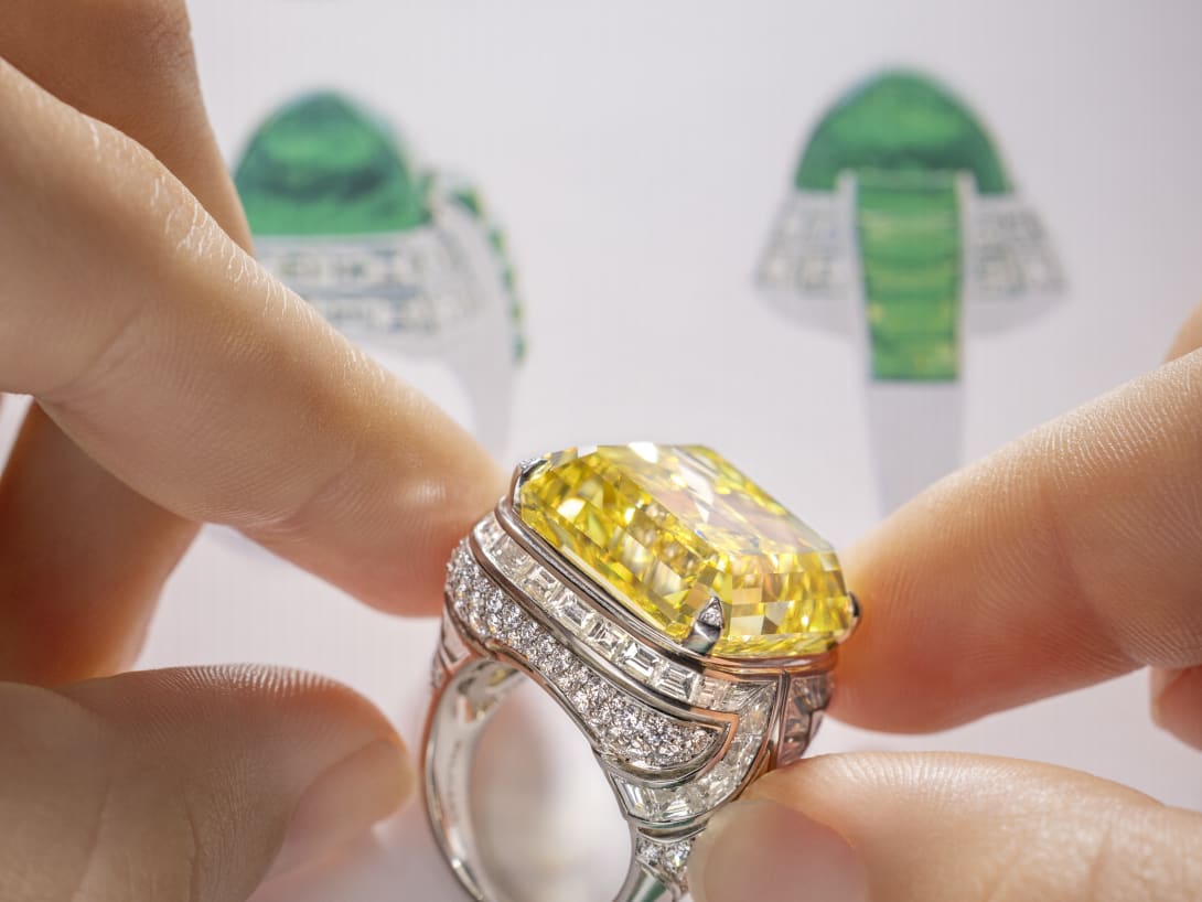 Essence of Yellow ring, Polychroma High Jewellery collection.