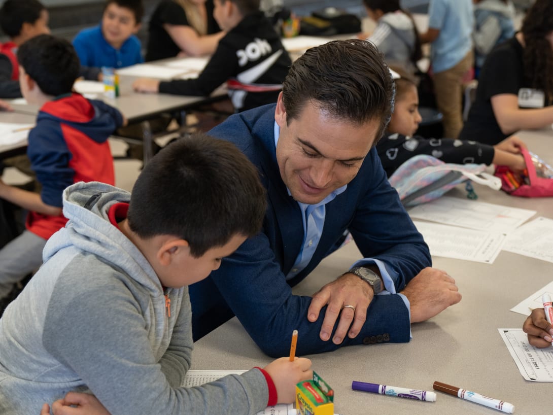 Image representing Bvlgari North America CEO Daniel Paltridge with students