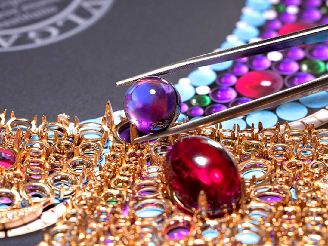 Making of The Bvlgari Lotus Cabochon High Jewellery necklace, full view.