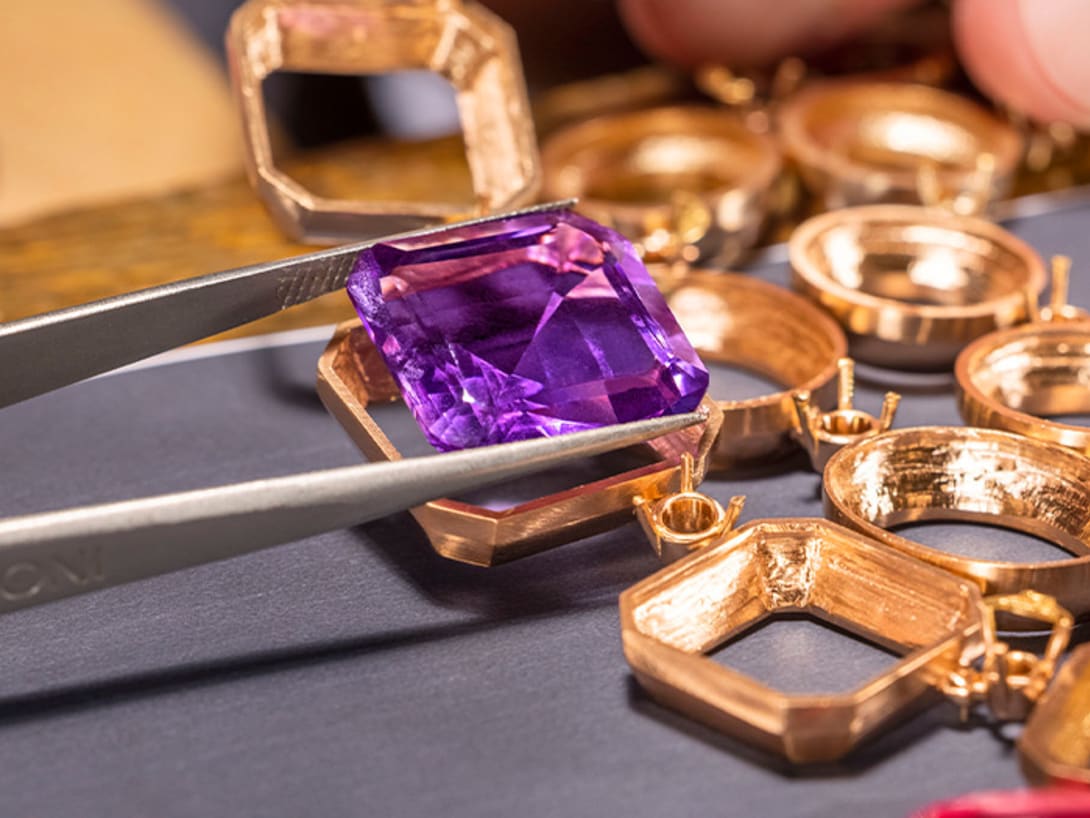 Making of The Earth Song High Jewellery necklace with pink tourmaline, amethyst, kunzite and round-cut diamonds, full view.