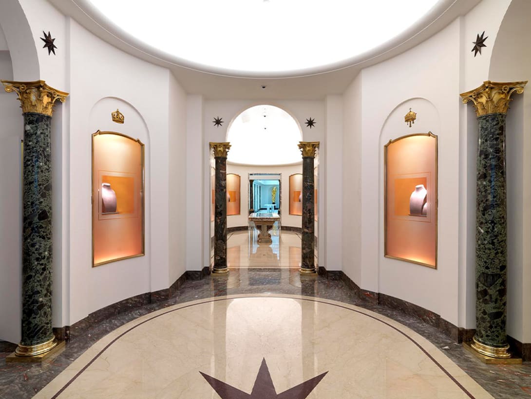 Image from the year 2010 of the Bvlgari history.