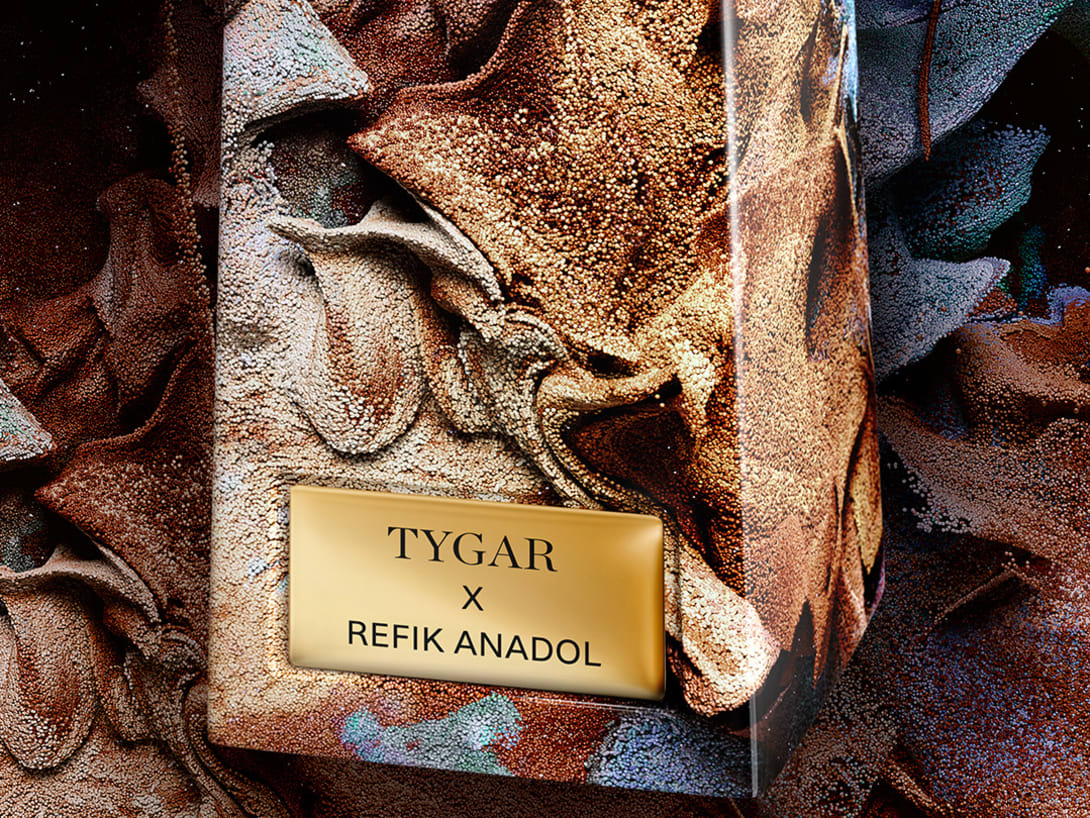 Detail of the cap with tiger's eye stone insert of the Bvlgari Le Gemme Tygar x Refik Anadol bottle.