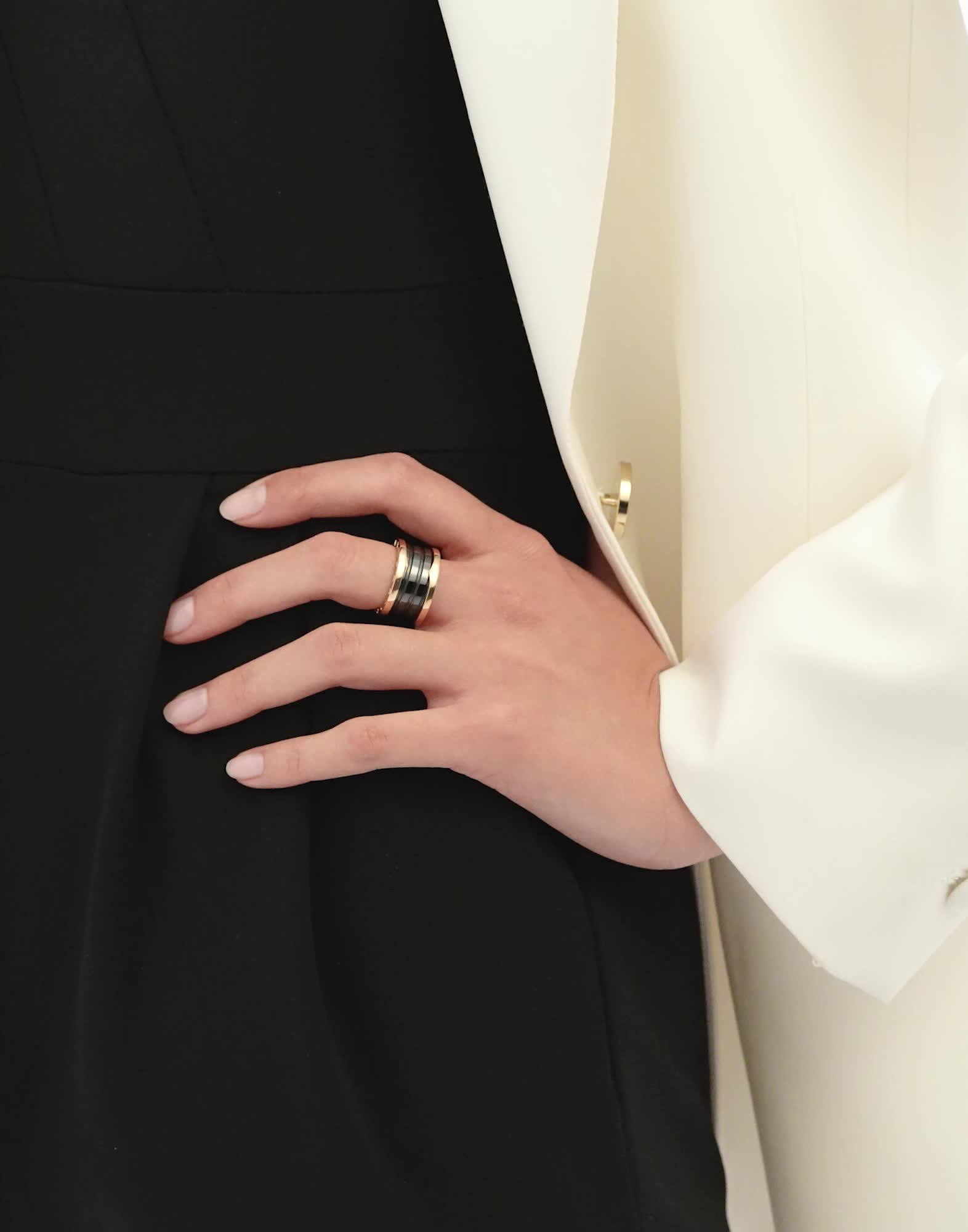 Rose gold, Ceramic B.zero1 Ring AN855563 | Bvlgari