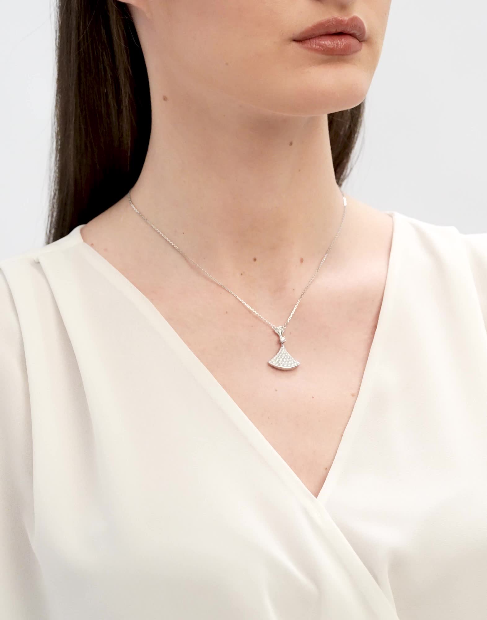 【極美品】BVLGĄRI ディヴァドリーム ネックレス ホワイトゴールド ホワイトゴールド ディーヴァ ドリーム ネックレス に 0.88 カラット