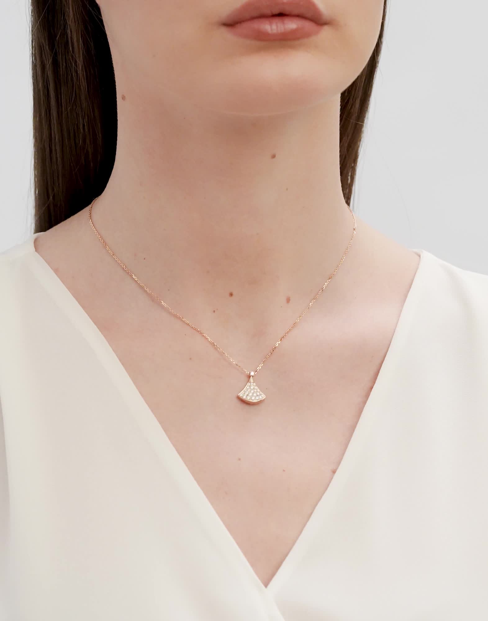 Rose gold Divas' Dream Necklace with 0.47 ct Diamonds | Bvlgari