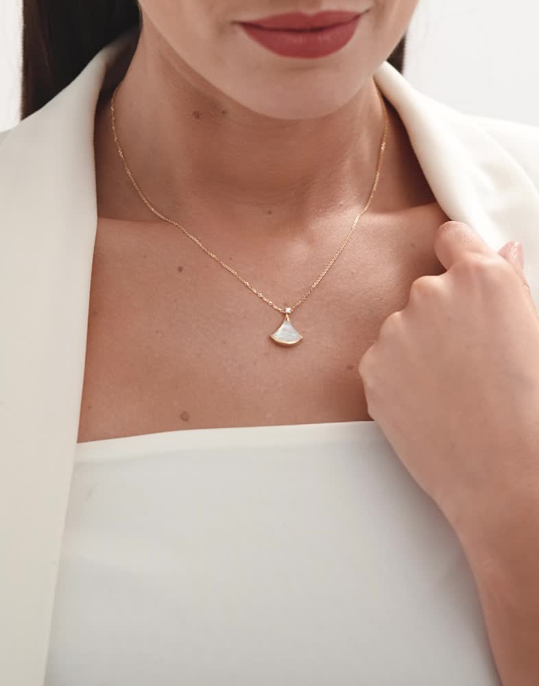 Yellow gold Divas' Dream Necklace with 0.03 ct Diamonds, Mother of