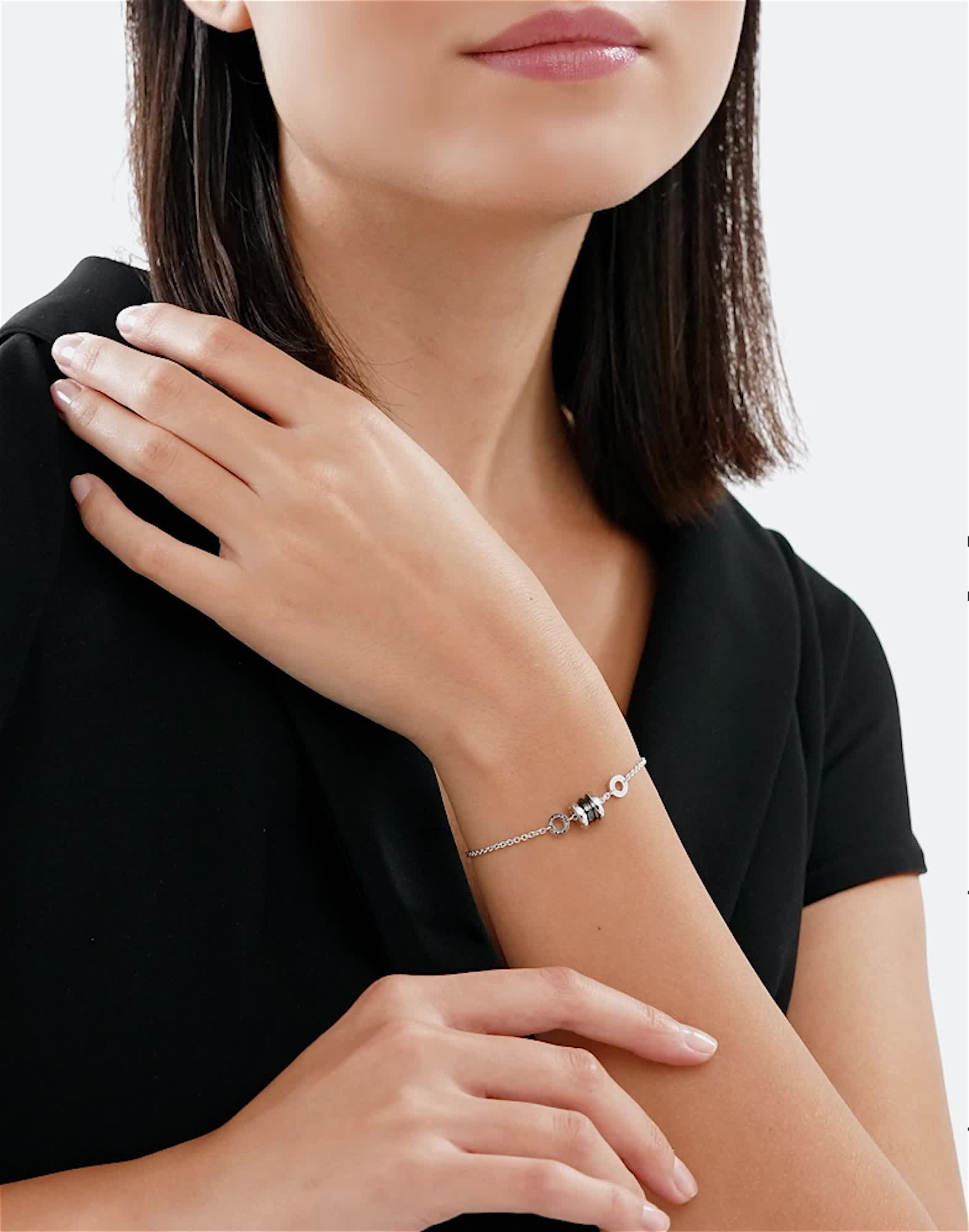 Save the Children 公式 チャリティーブレスレット（Mサイズ） BVLGARI通販 | セーブ・ザ・チルドレン ブレスレット | 三越伊勢丹の