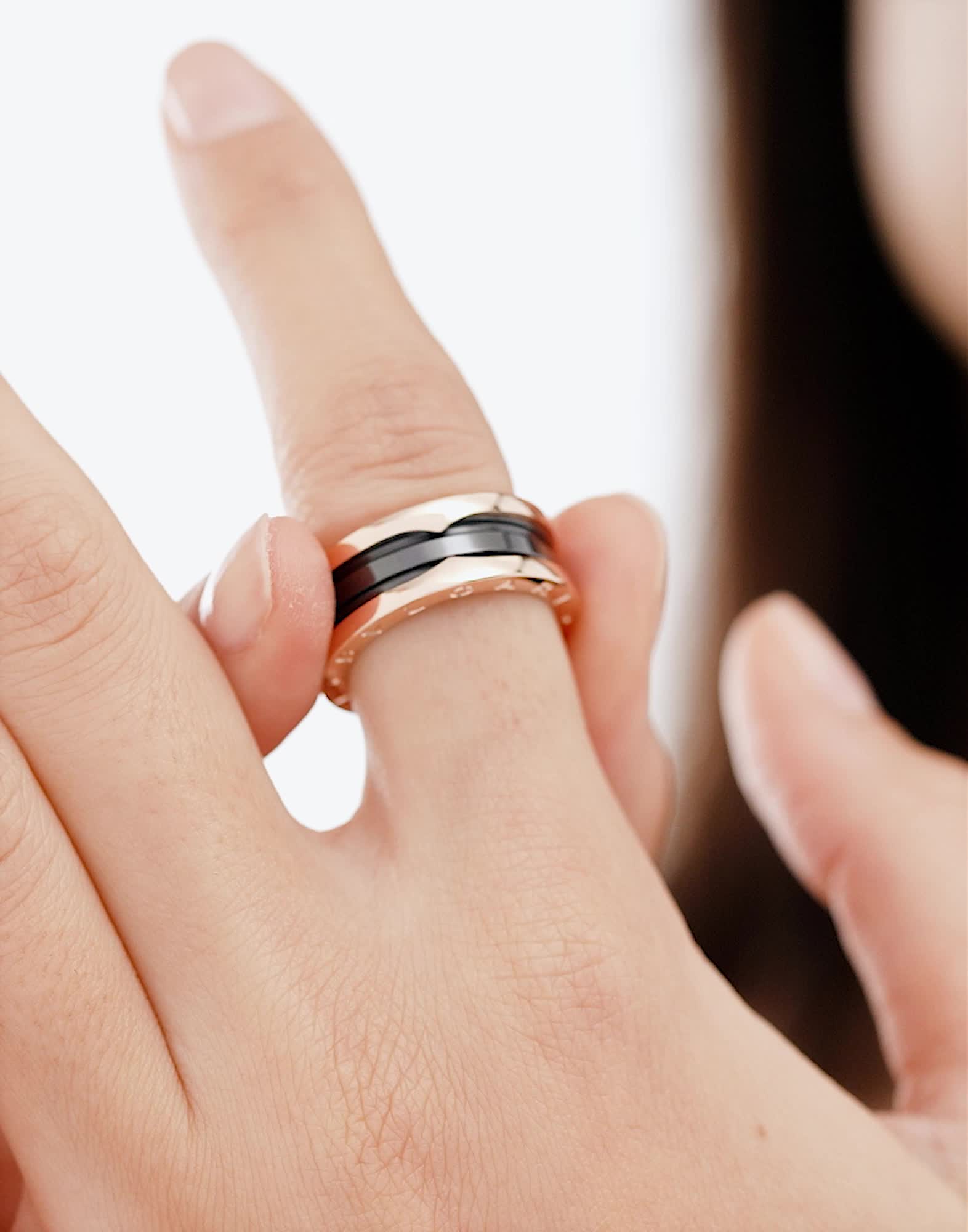 Rose gold, Ceramic B.zero1 Ring AN855962 | Bvlgari