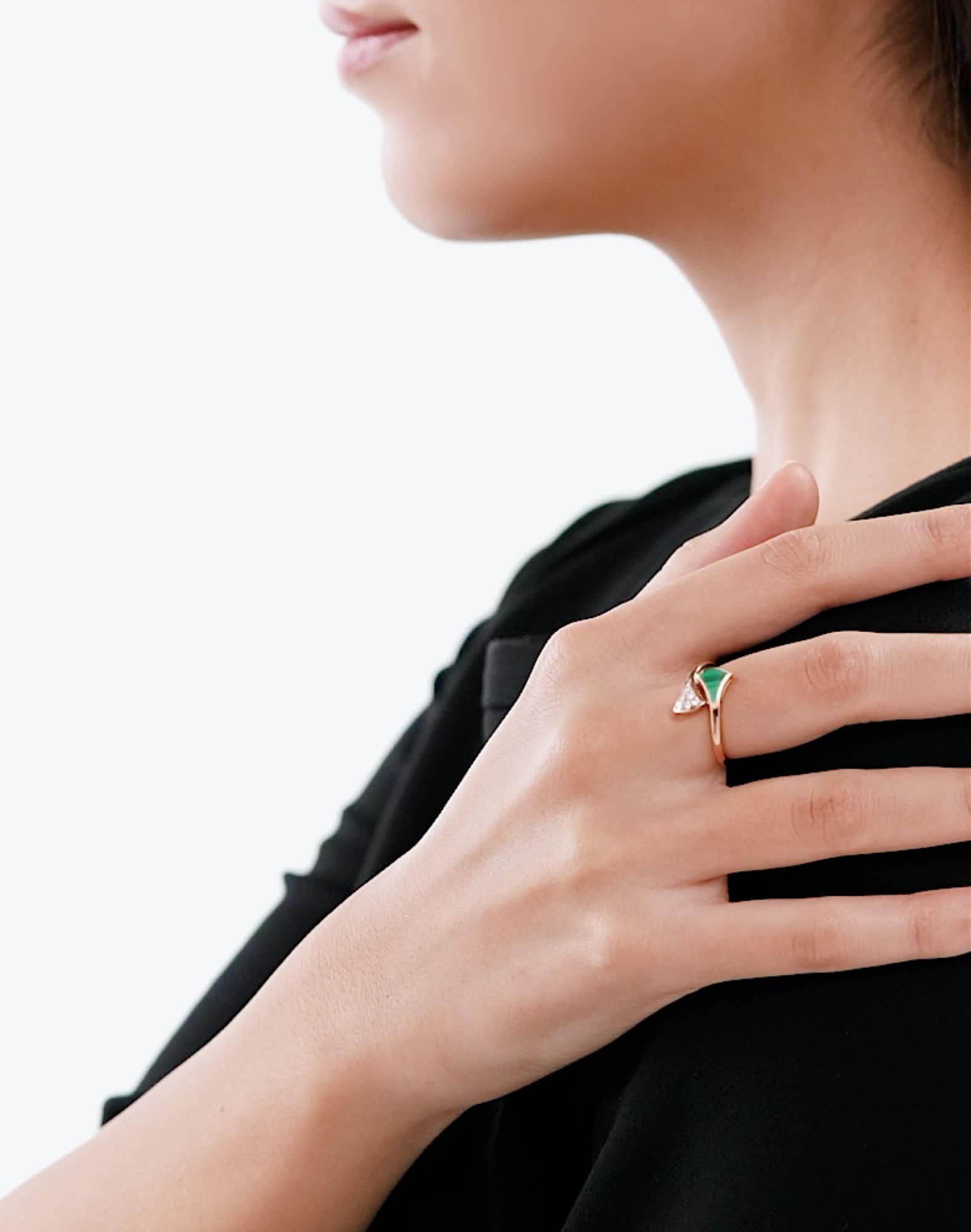 Rose gold Divas' Dream Ring with 0.08 ct Diamonds, Malachite | Bvlgari