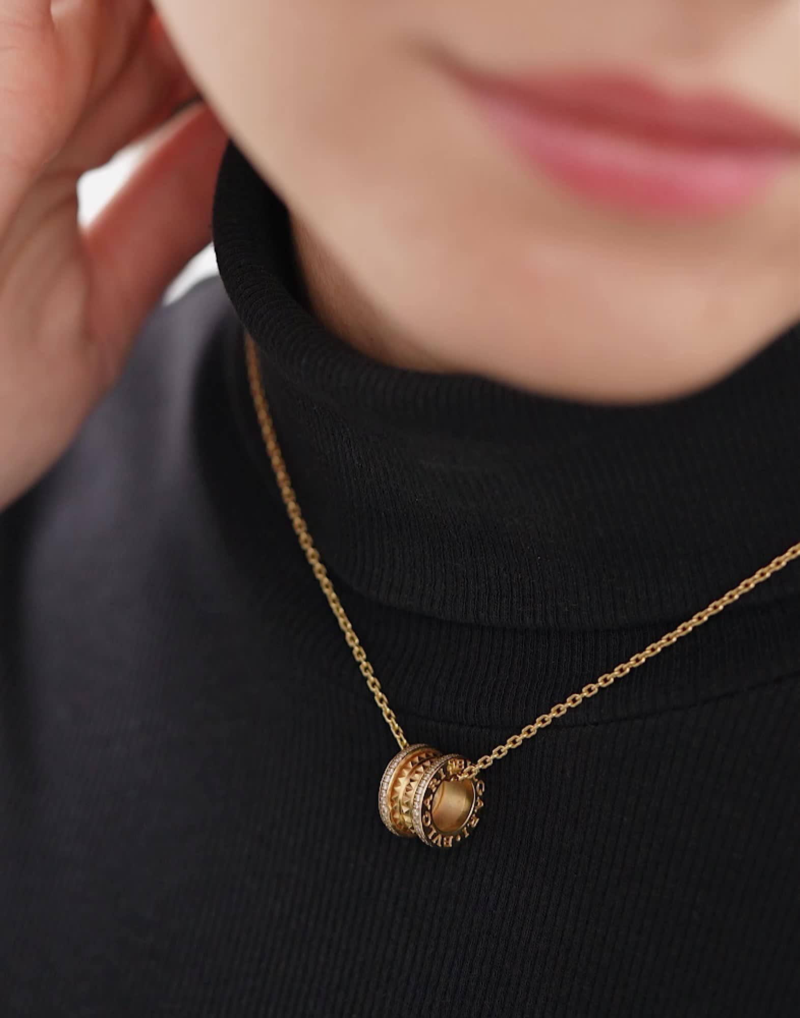 Yellow gold B.zero1 Necklace with 0.38 ct Diamonds | Bvlgari