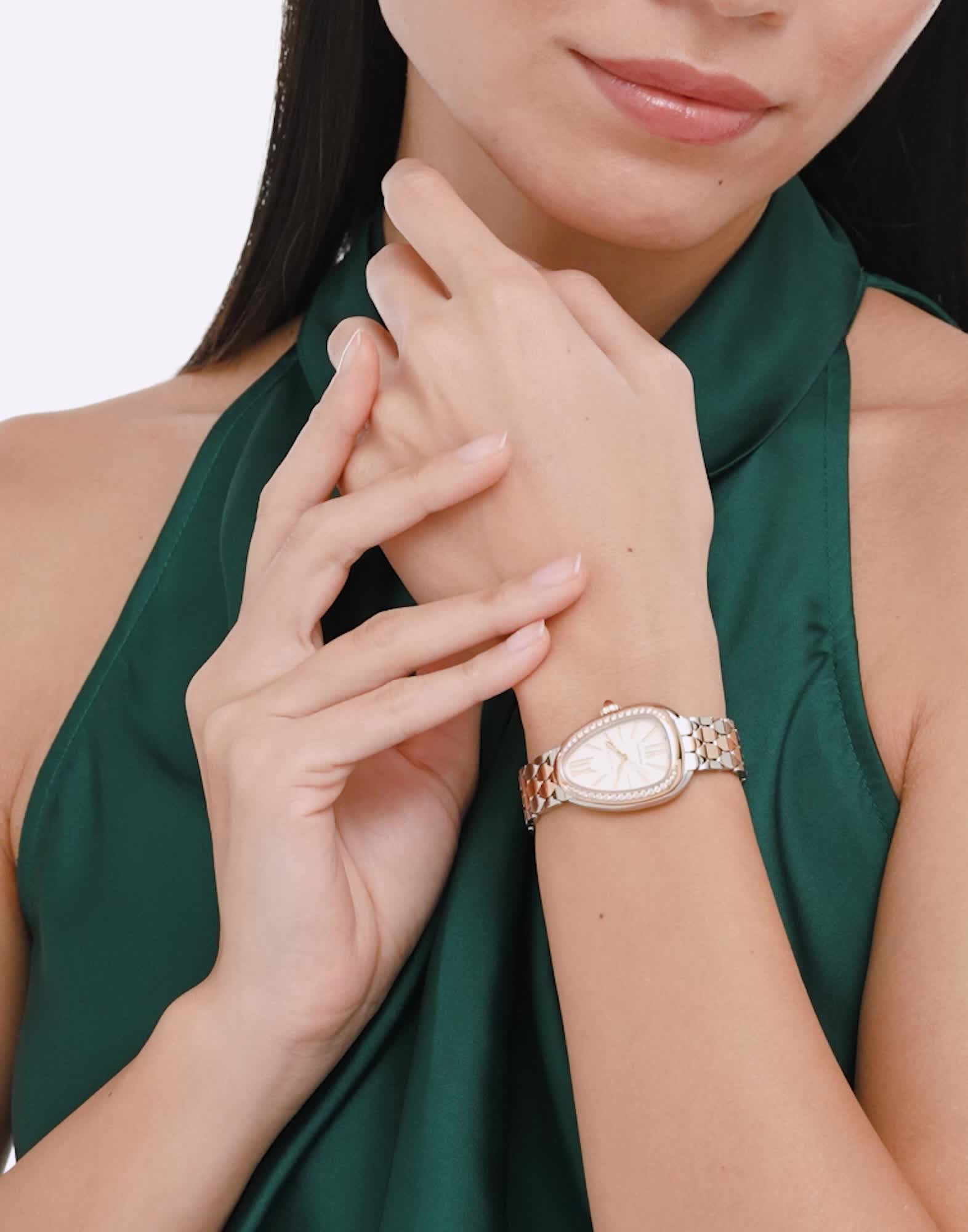 なーたんさん専用bvlgari 腕時計 レディース12ptsダイヤ Photo by Maryani Ganda Kusuma (@yans.cendanalove29) · May 6, 2026