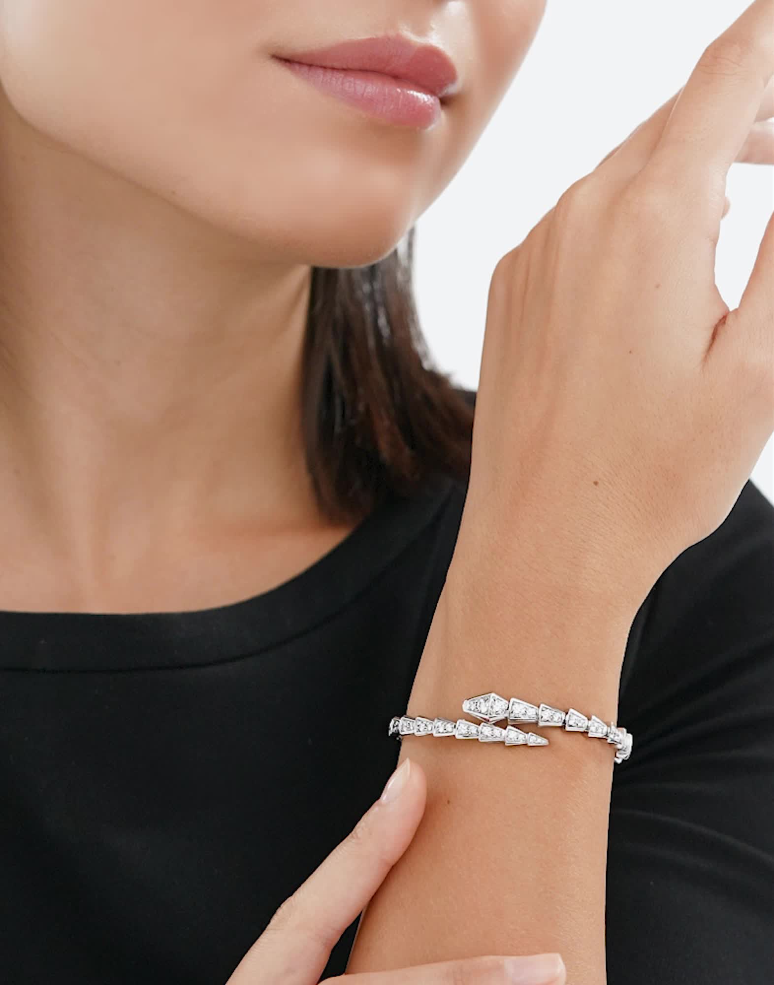 White gold Serpenti Viper Bracelet with 2.8 ct Diamonds | Bvlgari